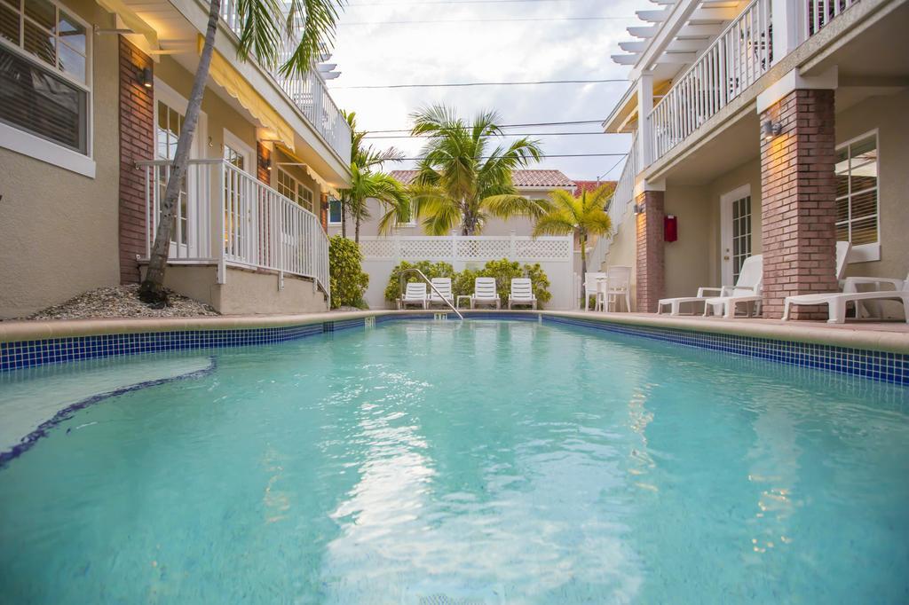 Coconut Inn Pass-A-Grille Beach St. Pete Beach Exterior photo